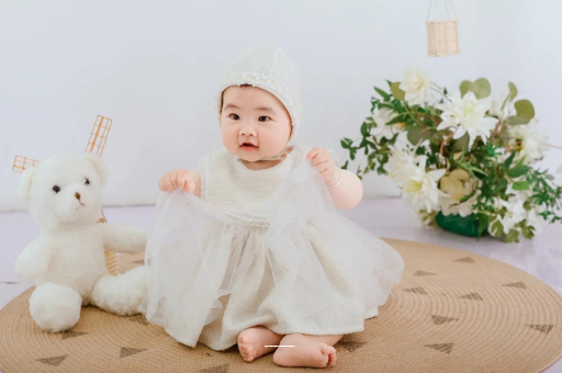 东方孕妇几个月开始显怀